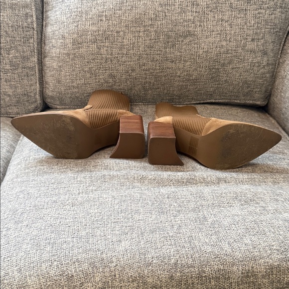 Steve Madden Tan Suede Ankle Booties - Picture 3 of 4